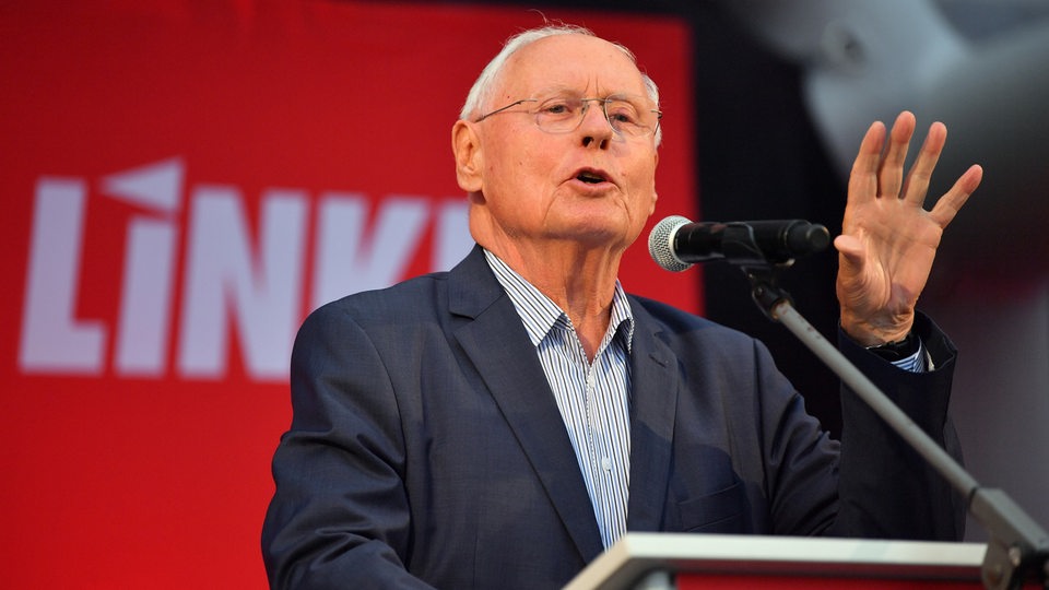 Oskar Lafontaine (Die Linke) spricht bei einer Wahlkampfveranstaltung der Thüringer Linken. 