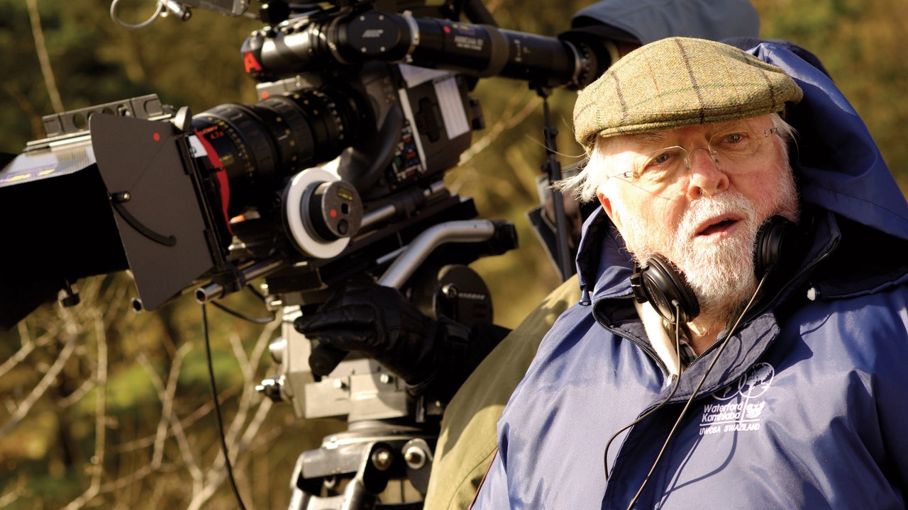 Der Regisseur Richard Attenborough mit Kamera am Set 2007