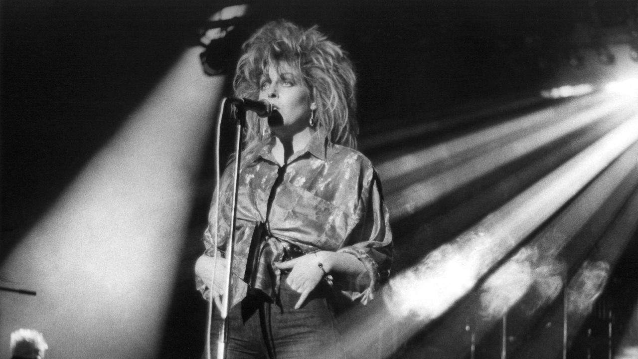 Die DDR-Sängerin Tamara Danz beim Konzert der Gruppe "Silly" am 11. Januar 1986 im Ost-Berliner Palast der Republik anläßlich der Veranstaltung "Rock für den Frieden".
