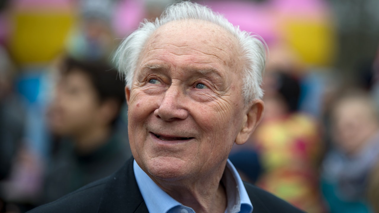 Der frühere Kosmonaut Sigmund Jähn besucht das Kosmonaut-Center in Chemnitz 2019