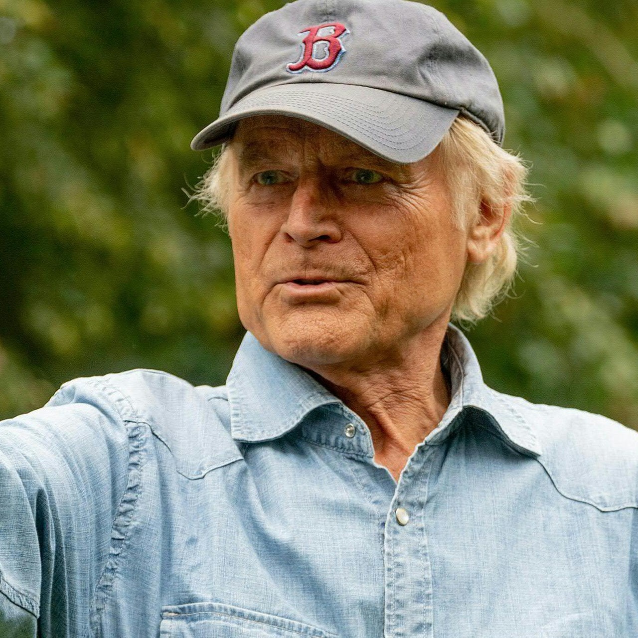 Porträt von Terence Hill von 2018 mit Basecap
