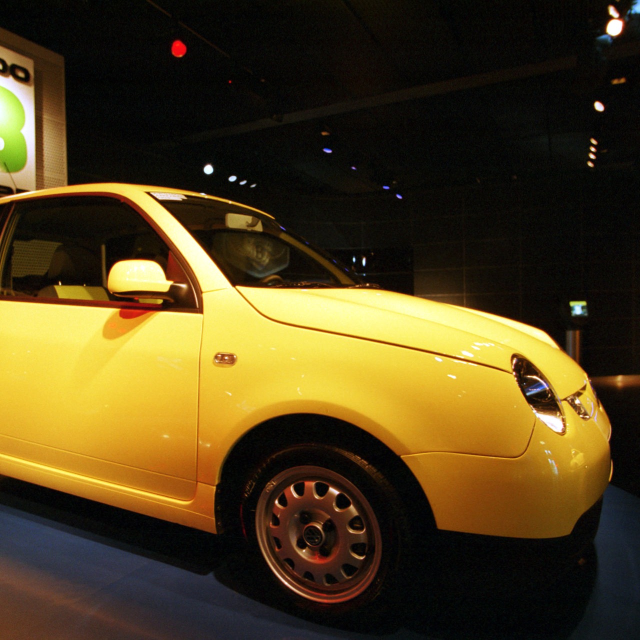 Das 3 Liter Auto, der VW Lupo, ausgestellt in der Autostadt Wolfsburg