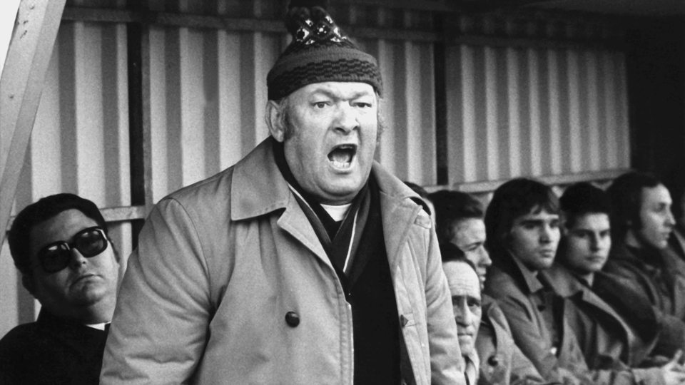 Gar nicht zufrieden mit der Leistung seiner Mannschaft war am 17. Januar 1976 der vom 1 FC Köln zu den Offenbacher Kickers gewechselte Trainer "Tschik" Cajkovski. 