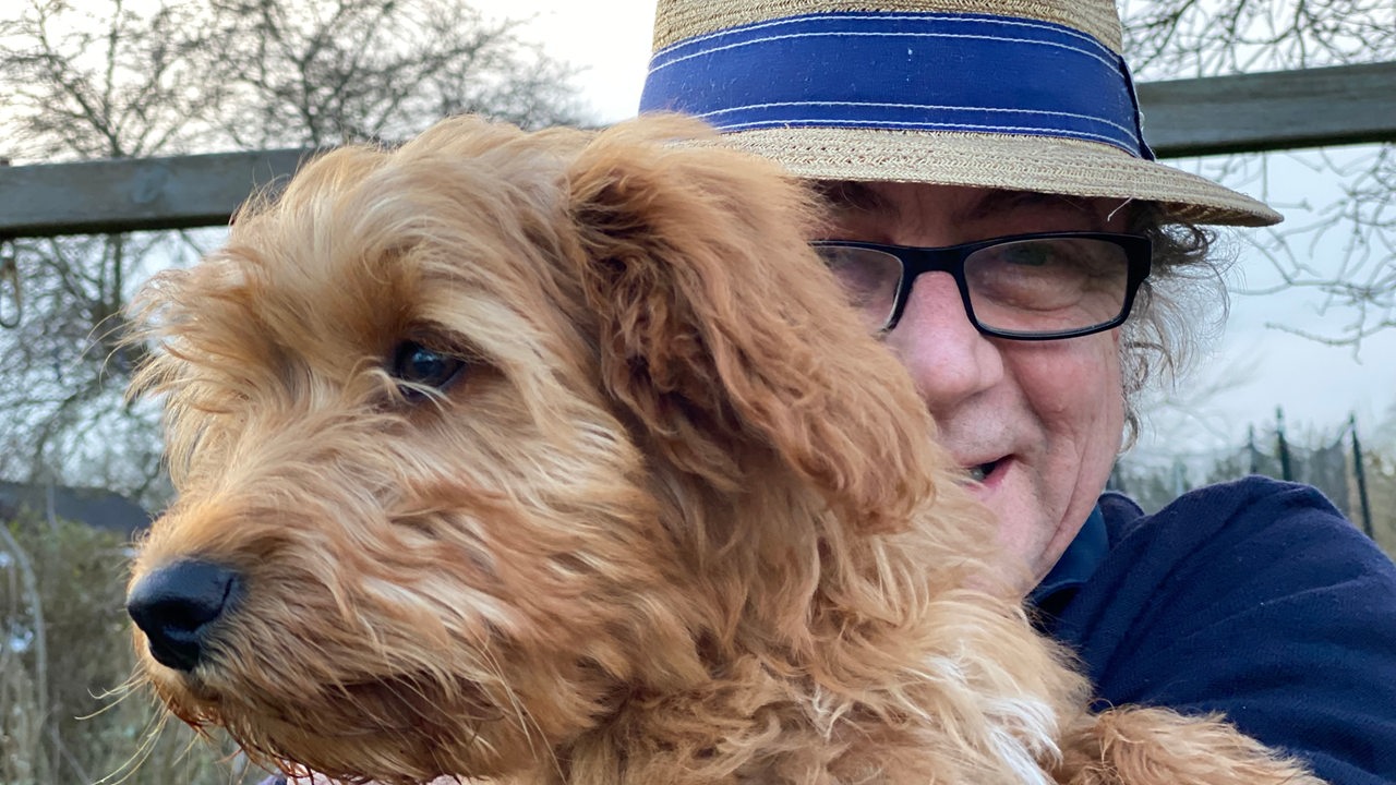 Jens Schellhass mit Hund